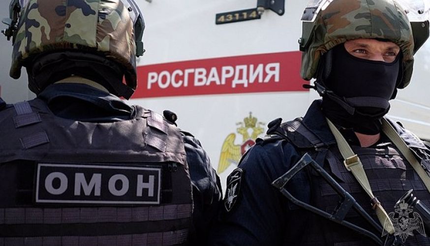 При содествии ОМОН в Саратове задержаны подозреваемые в сбыте фальшивых купюр 