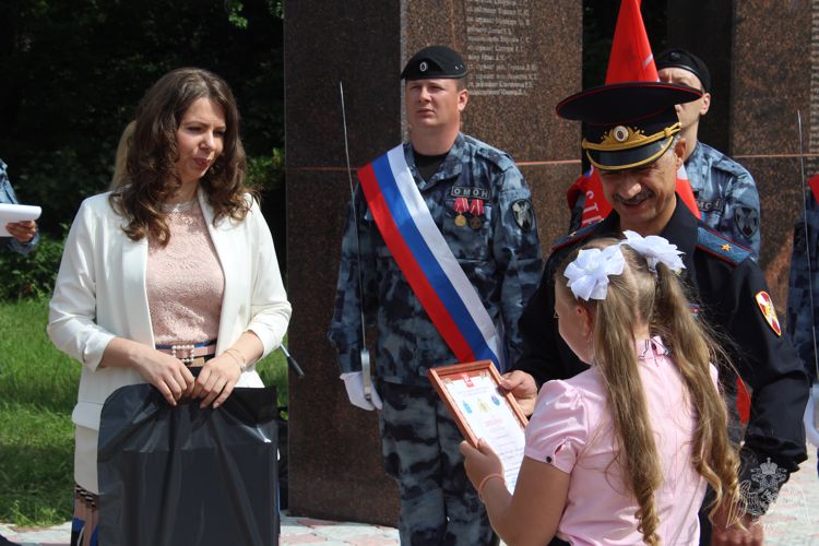В День ветеранов боевых действий саратовские росгвардейцы заложили капсулу памяти с посланием потомкам