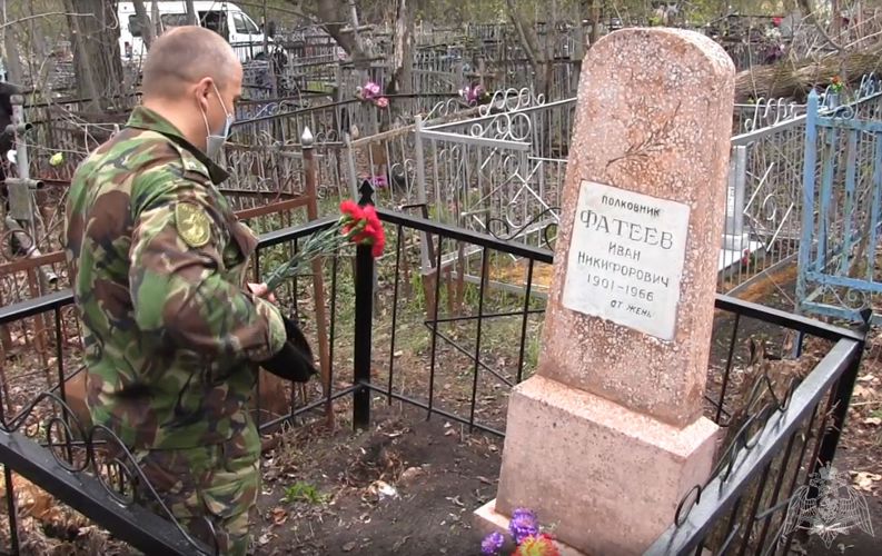 Саратовские росгвардейцы провели субботник на местах воинских захоронений