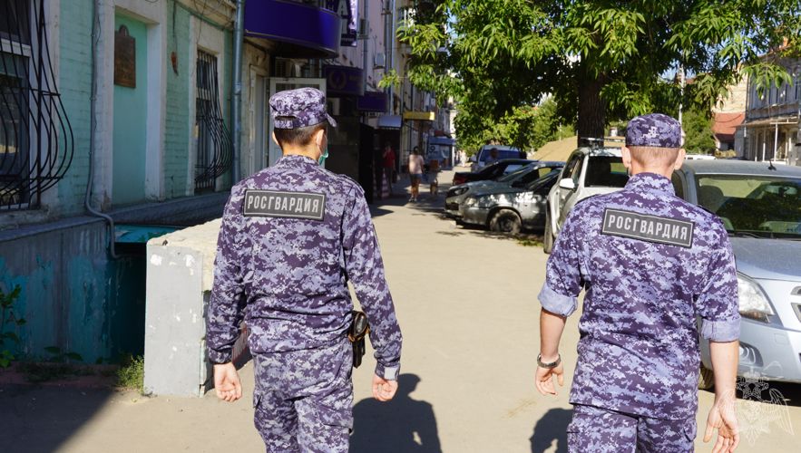 В Саратовской области сотрудники Росгвардии задержали гражданку, находившуюся в розыске