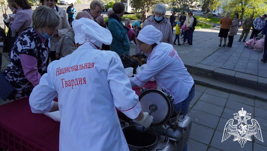 В Саратове ветераны Росгвардии приняли участие в организации детского мероприятия, посвященного Дню Победы