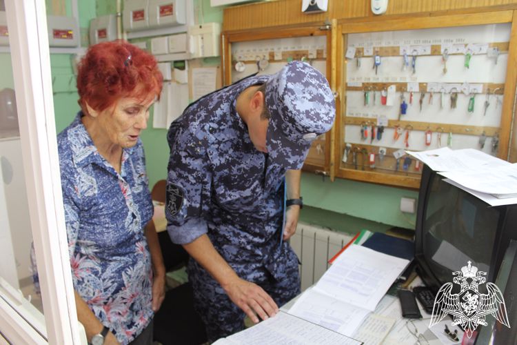 Росгвардия обеспечивает безопасность образовательных учреждений Саратовской области