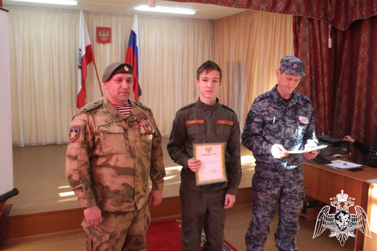 В Саратове с воспитанниками «Гвардейской смены» прошла военно-спортивная игра «Наследники Героев Отечества»