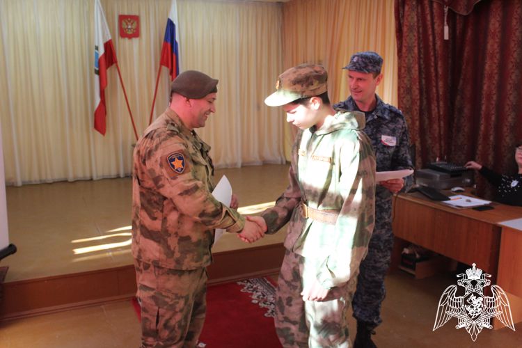 В Саратове с воспитанниками «Гвардейской смены» прошла военно-спортивная игра «Наследники Героев Отечества»