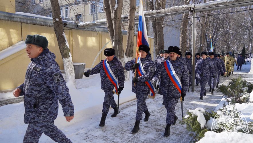 Саратовские росгвардейцы провели живой концерт для ветеранов, проходящих лечение в областном госпитале