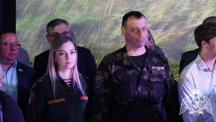 В Саратове сотрудники Росгвардии приняли участие в открытии выставки