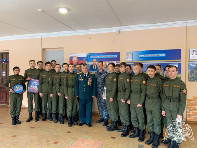 В Саратове ветераны войск правопорядка провели с воспитанниками «Гвардейской смены»  спортивную игру, посвящённую Дню защитника Отечества 