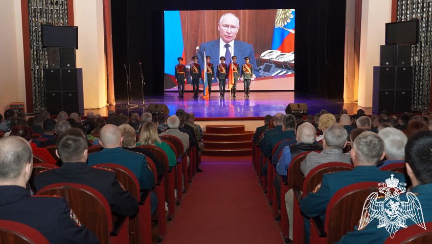 Во дворце культуры "Россия" прошел большой праздничный концерт, посвященный Дню войск национальной гвардии Российской Федерации