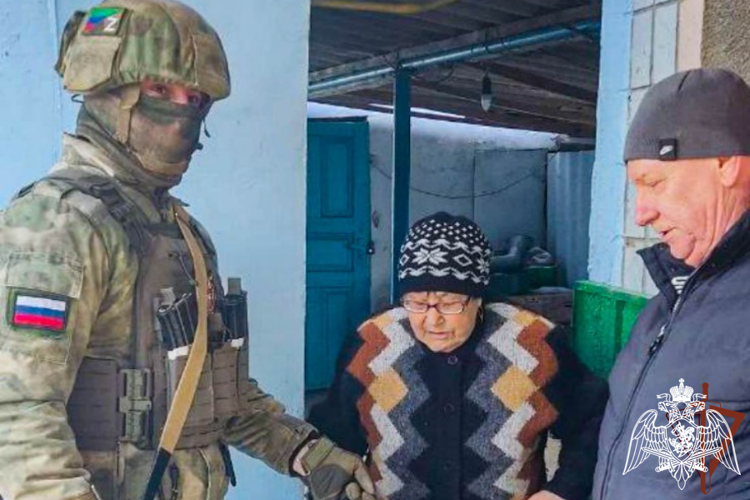 Росгвардия передала гуманитарную помощь ветеранам и детям в районе СВО