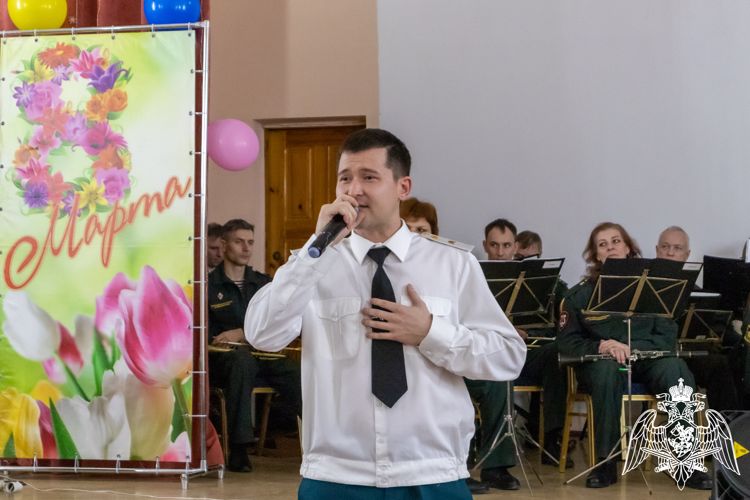 В Саратовской области сотрудники Росгвардии организовали концерт для беженцев из Донецкой и Луганской народных Республик