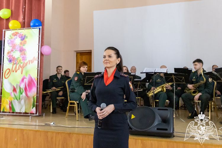 В Саратовской области сотрудники Росгвардии организовали концерт для беженцев из Донецкой и Луганской народных Республик