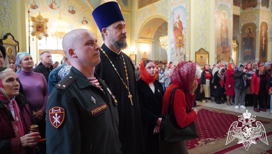 В Саратове Росгвардия обеспечивает правопорядок во время проведения торжественных мероприятий, посвящённых светлому празднику Пасхи