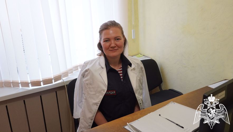 В Саратове сотрудница Росгвардии провела занятие для сотрудников вневедомственной охраны об оказании первой доврачебной помощи