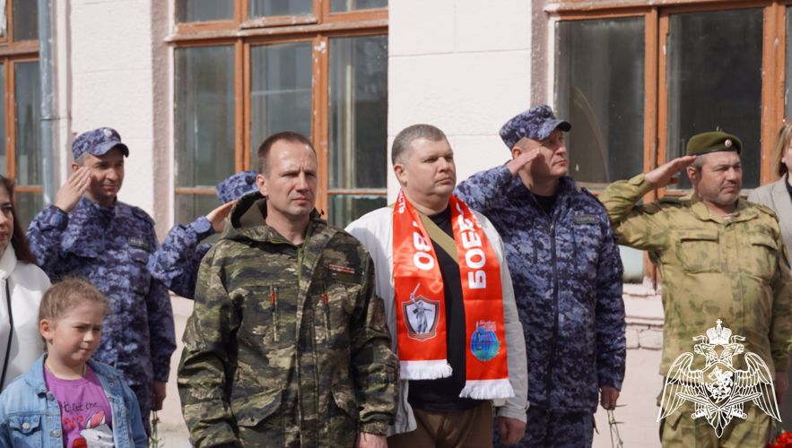 В Саратове  открыли мемориальную доску погибшему военнослужащему Росгвардии