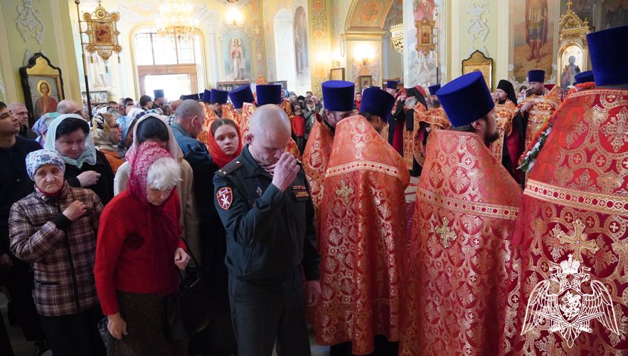 В Саратове Росгвардия обеспечивает правопорядок во время проведения торжественных мероприятий, посвящённых светлому празднику Пасхи
