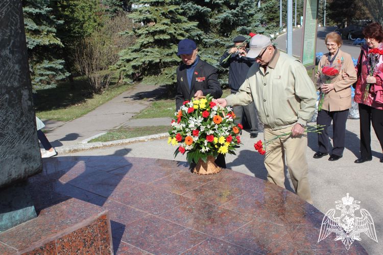 В Саратове ветераны войск правопорядка и воспитанники «Гвардейской смены» приняли участие в памятном мероприятии (видео)