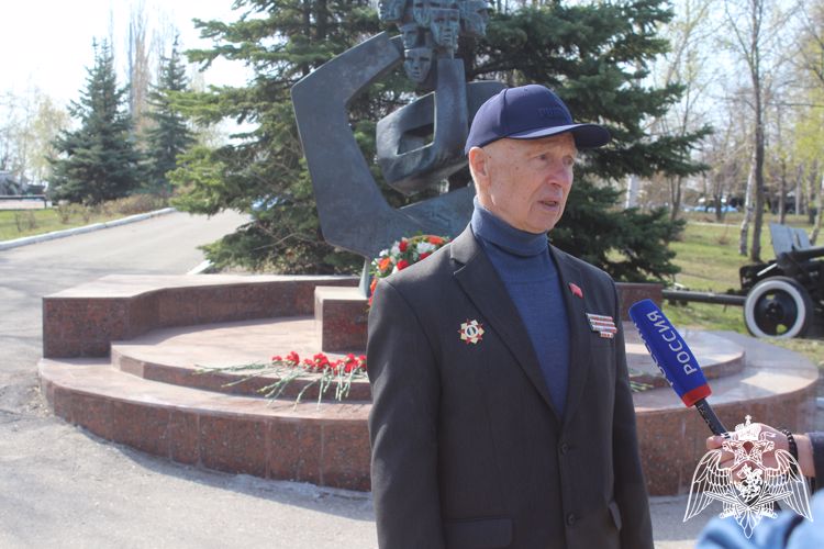 В Саратове ветераны войск правопорядка и воспитанники «Гвардейской смены» приняли участие в памятном мероприятии (видео)