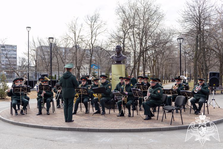 В преддверии Дня космонавтики Росгвардейцы провели концерты (видео)