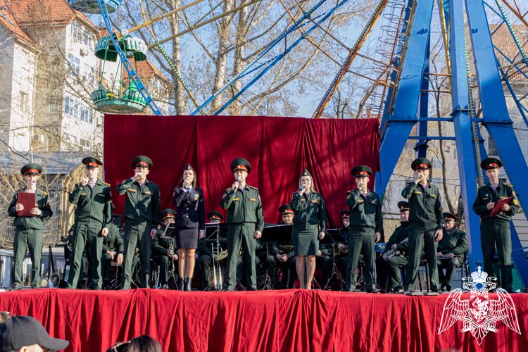 В преддверии Дня космонавтики Росгвардейцы провели концерты (видео)