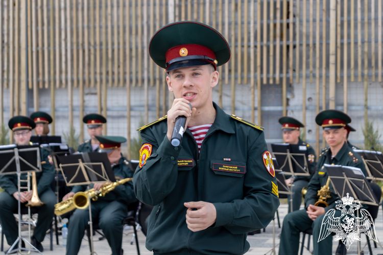 Управление Росгвардии по Саратовской области организовали праздничный концерт, посвященный Дню космонавтики (видео)
