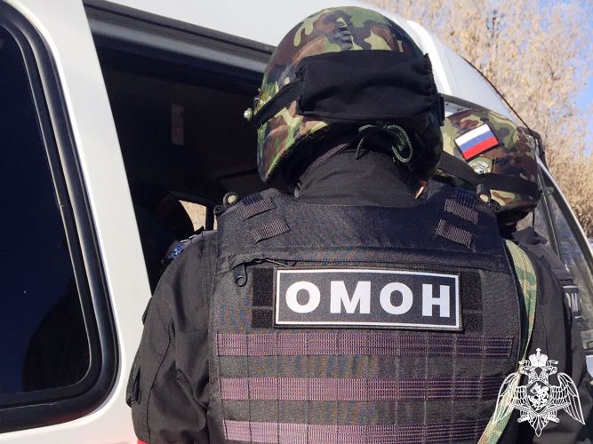 В Саратове при поддержке бойцов Росгвардии задержаны члены преступной группы