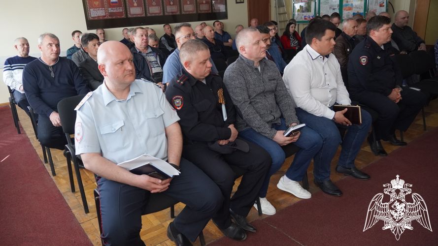 В Саратове сотрудники росгвардии встретились с руководителями частных охранных предприятий