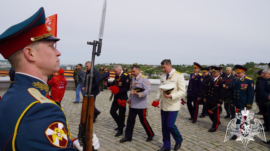 В Саратове руководство территориального Управления приняло участие в церемонии возложении цветов к Вечному огню в Парке Победы