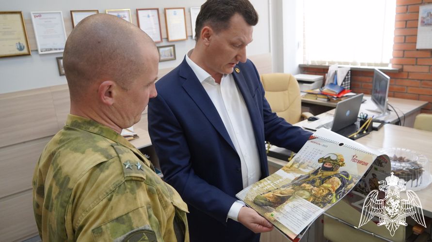 В Саратове офицеры Росгвардии посетили исторический парк «Россия-Моя история»