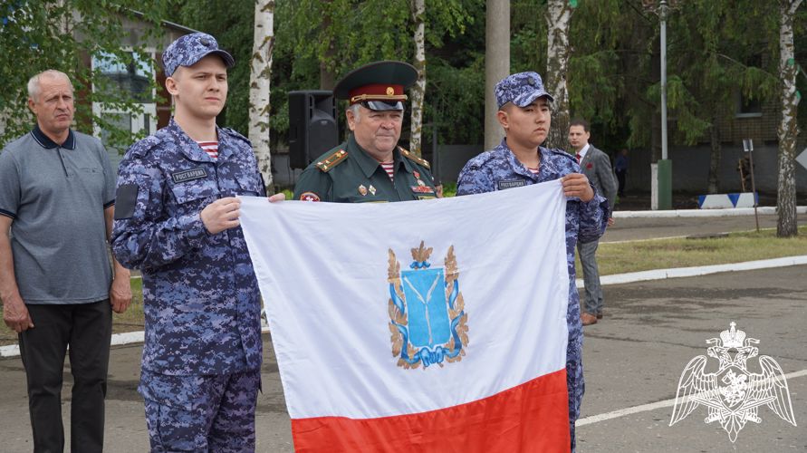 В Саратове военнослужащие территориального управления Росгвардии встретились с будущими солдатами срочной службы