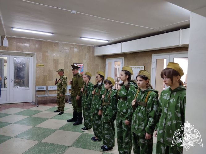 В Саратове ветераны войск правопорядка совместно с воспитанниками «Гвардейской смены» и учащимися школ провели цикл патриотических мероприятий, посвящённых Дню Победы