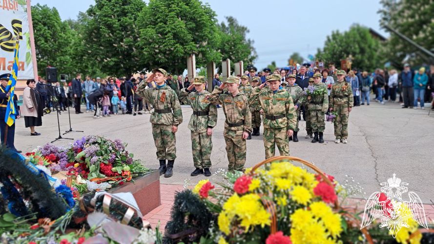В Саратове ветераны войск правопорядка совместно с воспитанниками «Гвардейской смены» и учащимися школ провели цикл патриотических мероприятий, посвящённых Дню Победы