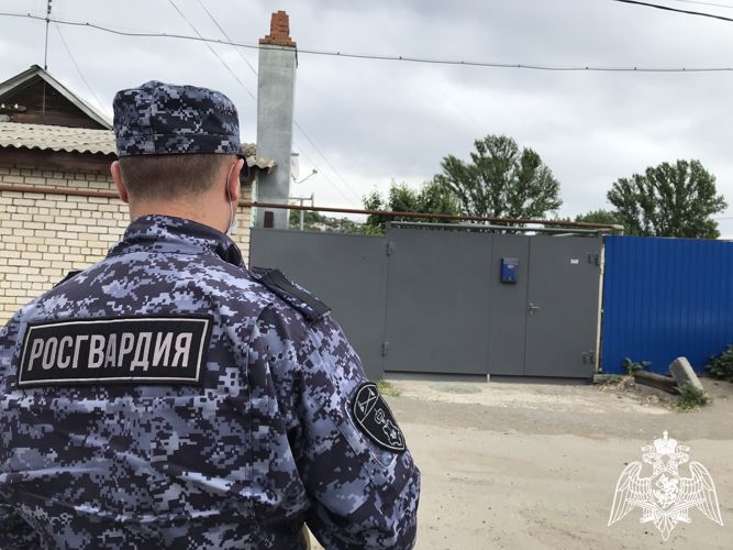 В Саратове сотрудниками Росгвардии задержан гражданин, находившийся в федеральном розыске