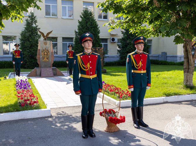 В Саратове юные представители «Гвардейской смены» приняли участие в марше памяти