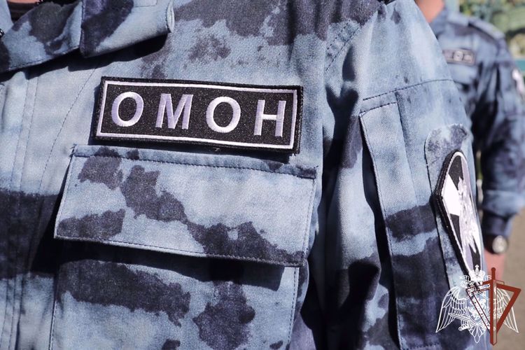 Подозреваемый в серии квартирных краж мужчина задержан при содействии ОМОН Росгвардии в Саратове