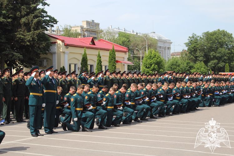 В Саратовском военном ордена Жукова краснознаменном институте войск национальной гвардии РФ состоялся выпуск офицеров