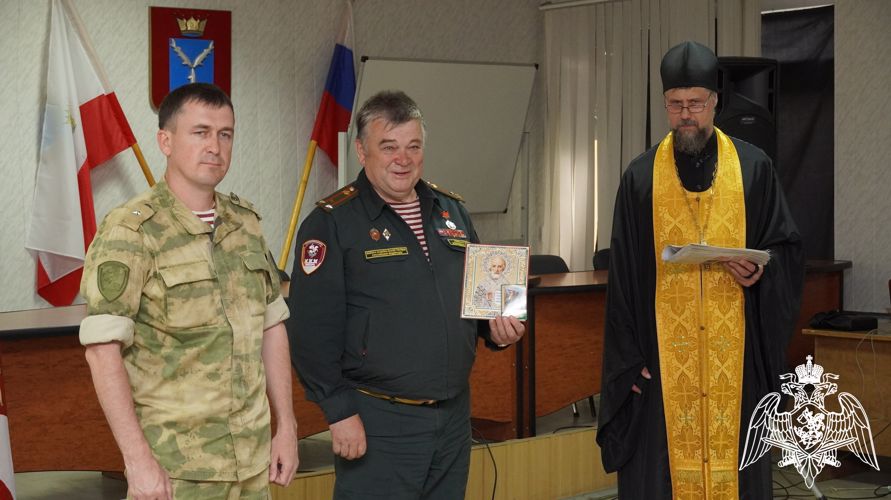 В Саратове военнослужащие территориального Управления Росгвардии встретились с будущими солдатами срочной службы