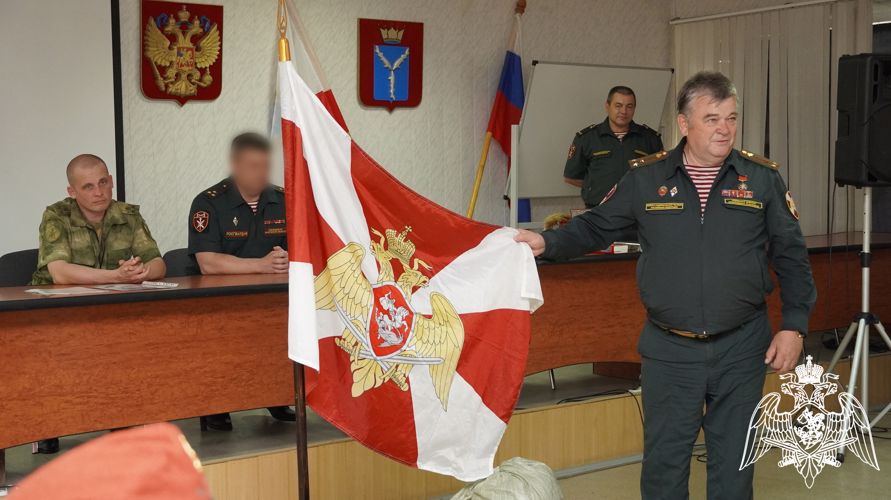 В Саратове военнослужащие территориального Управления Росгвардии встретились с будущими солдатами срочной службы