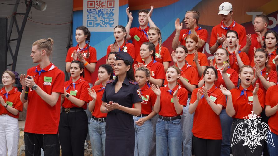 В Саратове в детском оздоровительном лагере «Березка» прошла акция «Каникулы с Росгвардией»
