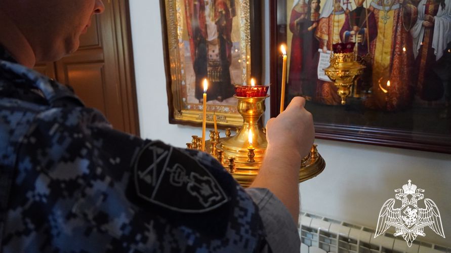Саратовские росгвардейцы в День Крещения Руси приняли участие в богослужении, посвященном небесному покровителю войск национальной гвардии РФ – святому князю Владимиру
