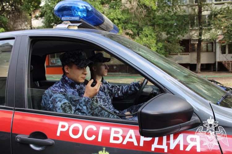 В Саратове сотрудниками Росгвардии задержан гражданин, подозреваемый в незаконном обороте наркотиков