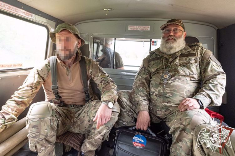 Православный священник посетил военнослужащих Росгвардии в ЛНР (видео)