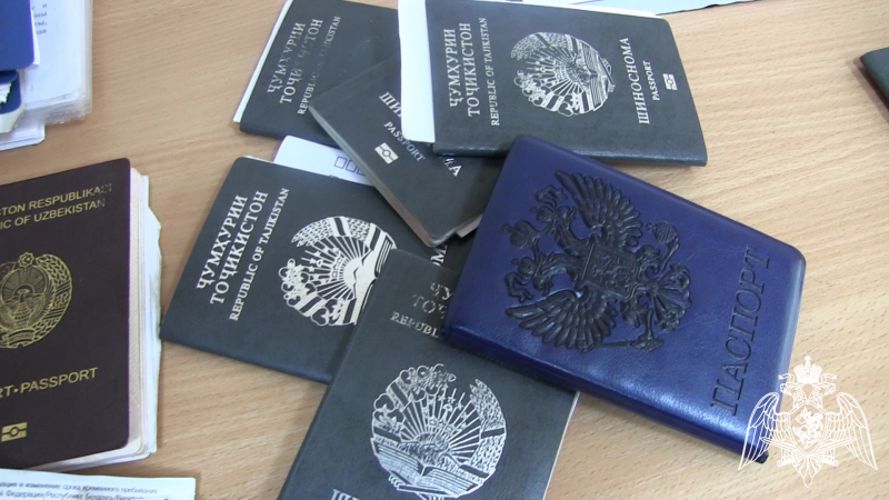Сотрудники ОМОН Управления Росгвардии по Саратовской области приняли участие в оперативно-профилактическом мероприятии, направленное на выявление преступлений и правонарушений в сфере миграции