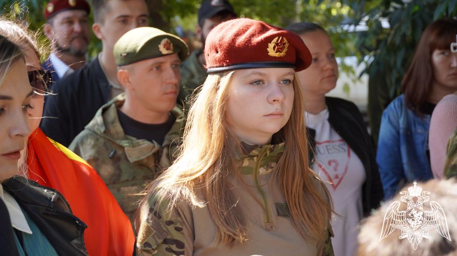 В Саратове военнослужащие и сотрудники Росгвардии приняли участие в мероприятии, посвященном памяти бойцов спецназа