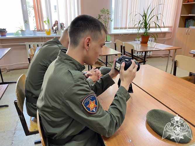 Саратовские росгвардейцы приняли участие в праздновании Дня фотографии