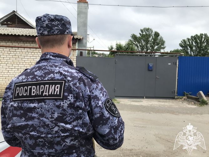 В Саратове росгвардейцы задержали мужчину, стрелявшего в местного жителя