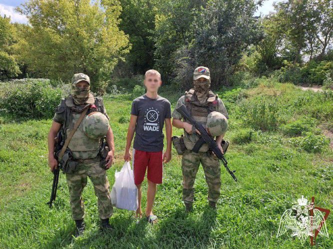 В ЛНР росгвардейцы спасли подростка, который чуть не утонул в реке