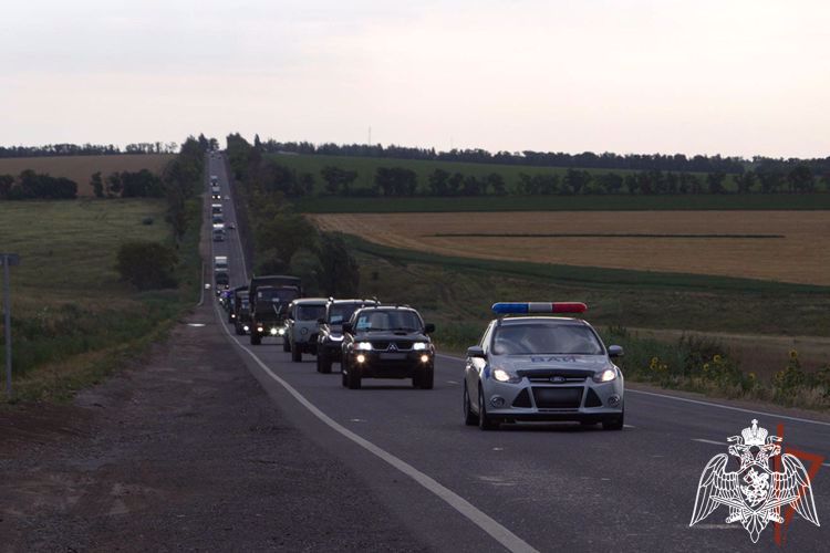 Росгвардейцы обеспечили безопасную доставку гуманитарной помощи жителям Донбасса