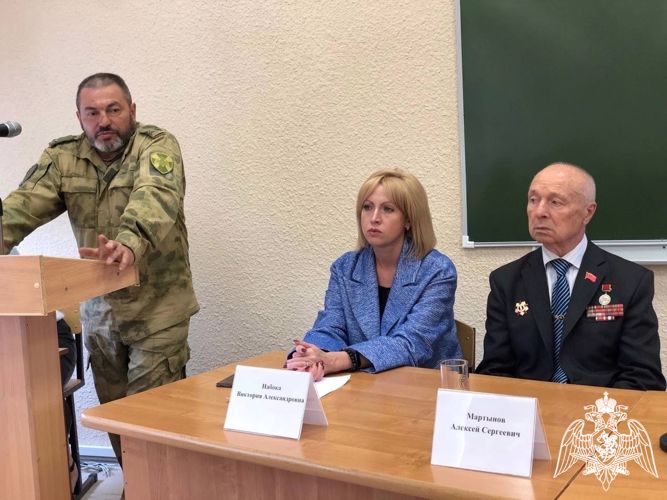 В Саратове ветеран Росгвардии провел лекцию для студентов юридической академии 