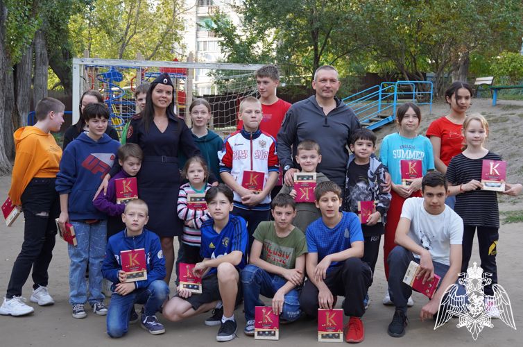 В Саратове сотрудники Росгвардии приняли акцию «Дорогою добра»