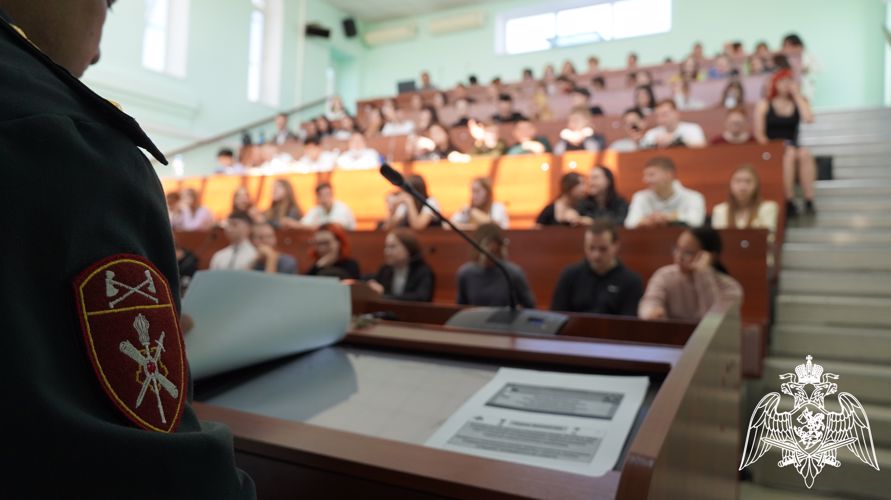 В Саратове ветеран Росгвардии провёл лекцию, посвящённую Героям Отечества